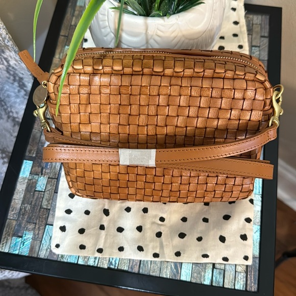 - Clare V. Midi Sac Woven Leather Crossbody - Picture 9 of 17